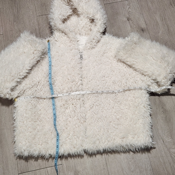 Faux Fur Jacket in Cream - Picture 4 of 6